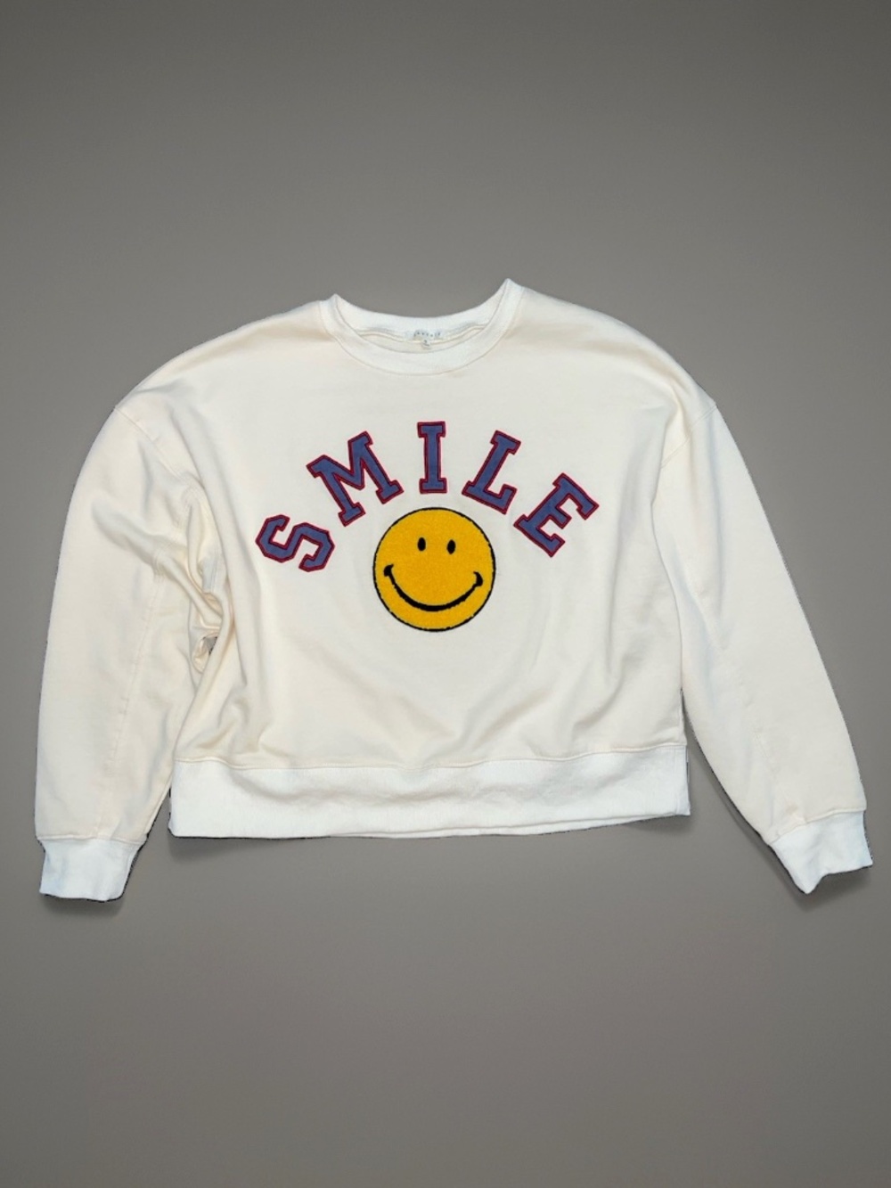 BaeVely Smiley Face Graphic Sweatshirt Small Smile  Appliqué Oversized